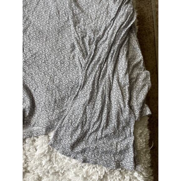 Mudd Women’s Sz. XS Rayon Blend Design Top. Soft, Comfortable - Picture 2 of 10